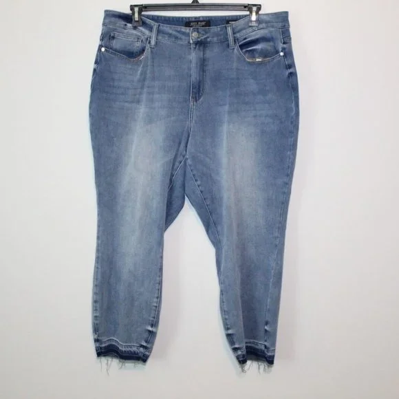 Judy Blue Relaxed Therma Denim Boyfriend Jeans Women's Plus Size 20W H13658 - Picture 2 of 11